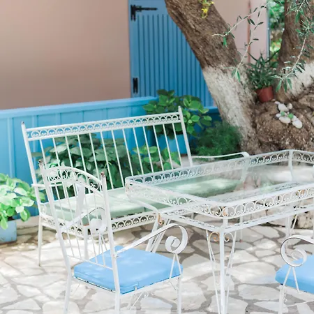 公寓 Afroditi Pansion