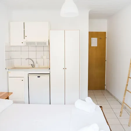 公寓 Afroditi Pansion *