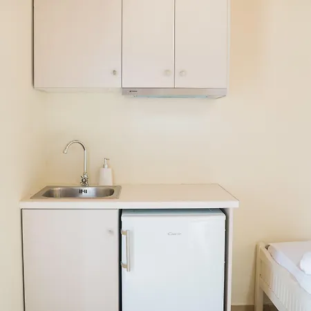 Afroditi Pansion 公寓 *