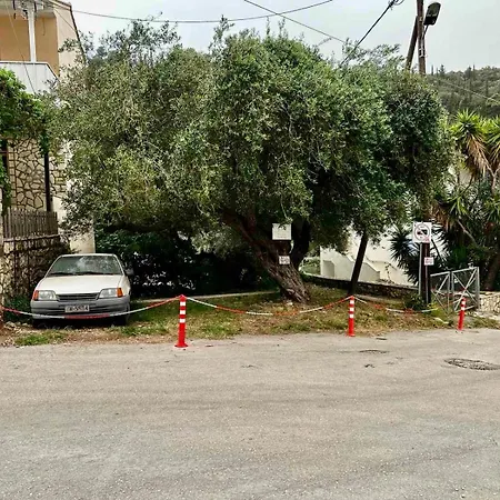 Afroditi Pansion * Agios Nikitas