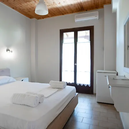 Afroditi Pansion Apartment Agios Nikitas