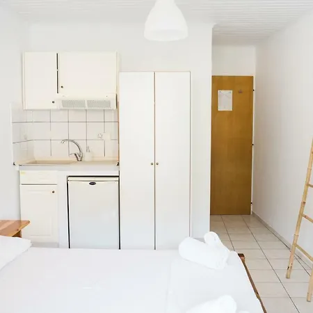 Afroditi Pansion Apartment
