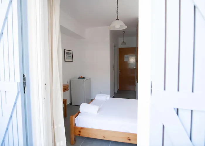 Afroditi Pansion * Áyios Nikítas