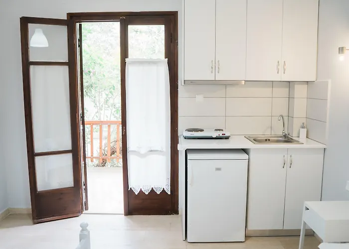 Afroditi Pansion Áyios Nikítas