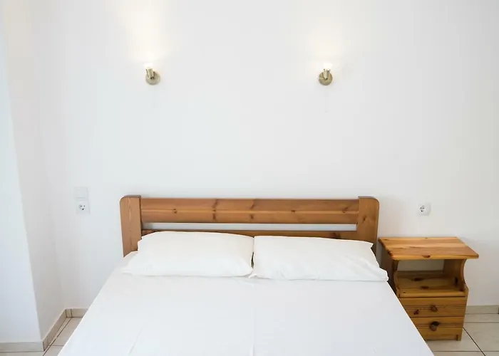 Afroditi Pansion Áyios Nikítas